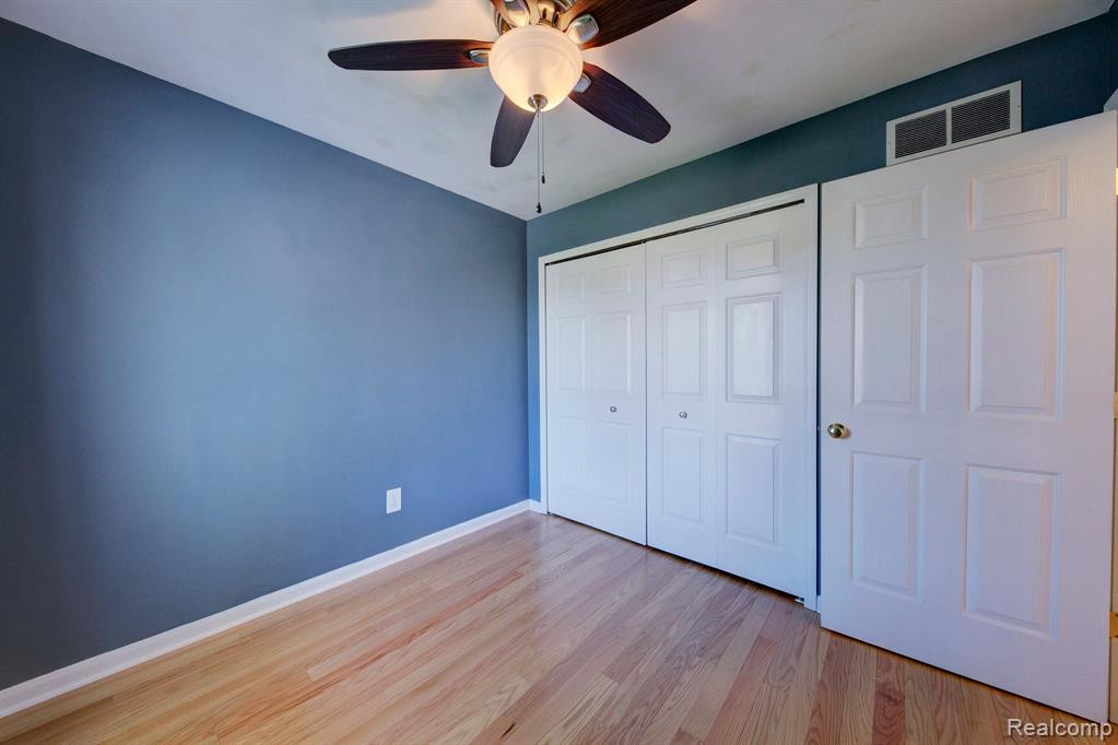 3447 Amber Oaks Drive, Howell, MI 48855 — Photo 18