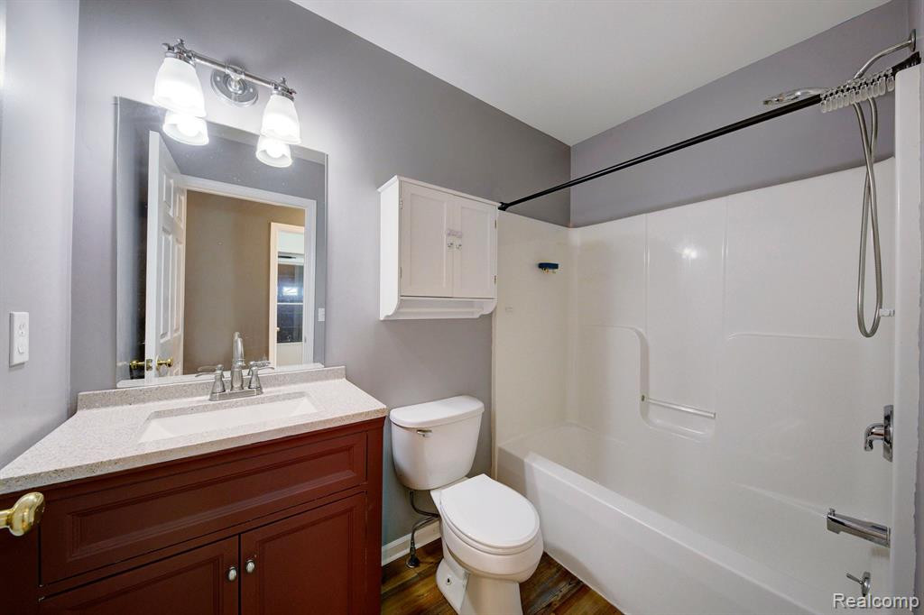 3447 Amber Oaks Drive, Howell, MI 48855 — Photo 20