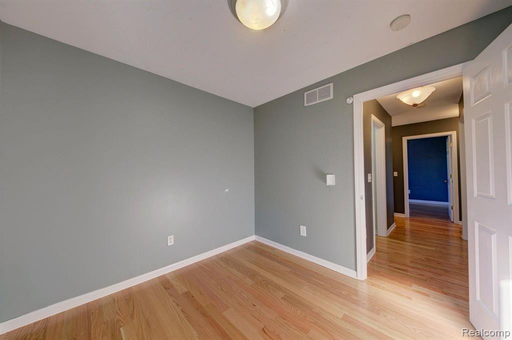 3447 Amber Oaks Drive, Howell, MI 48855 — Photo 23