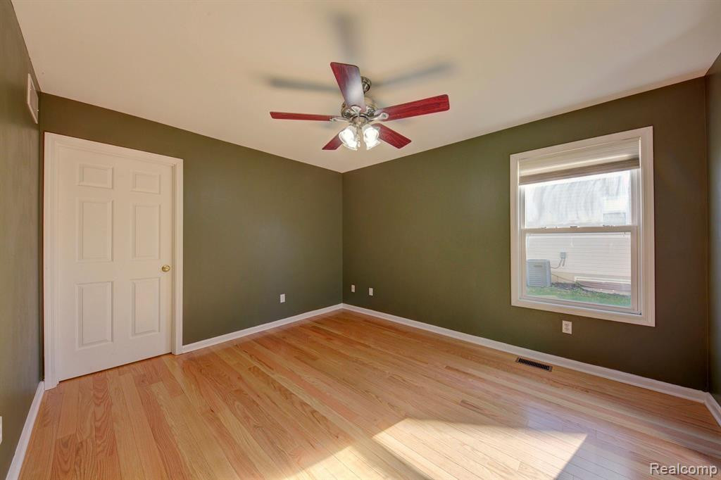 3447 Amber Oaks Drive, Howell, MI 48855 — Photo 26