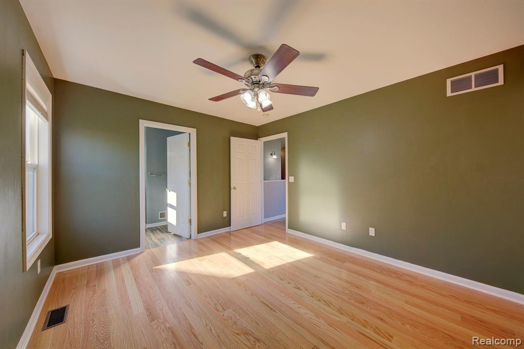 3447 Amber Oaks Drive, Howell, MI 48855 — Photo 28