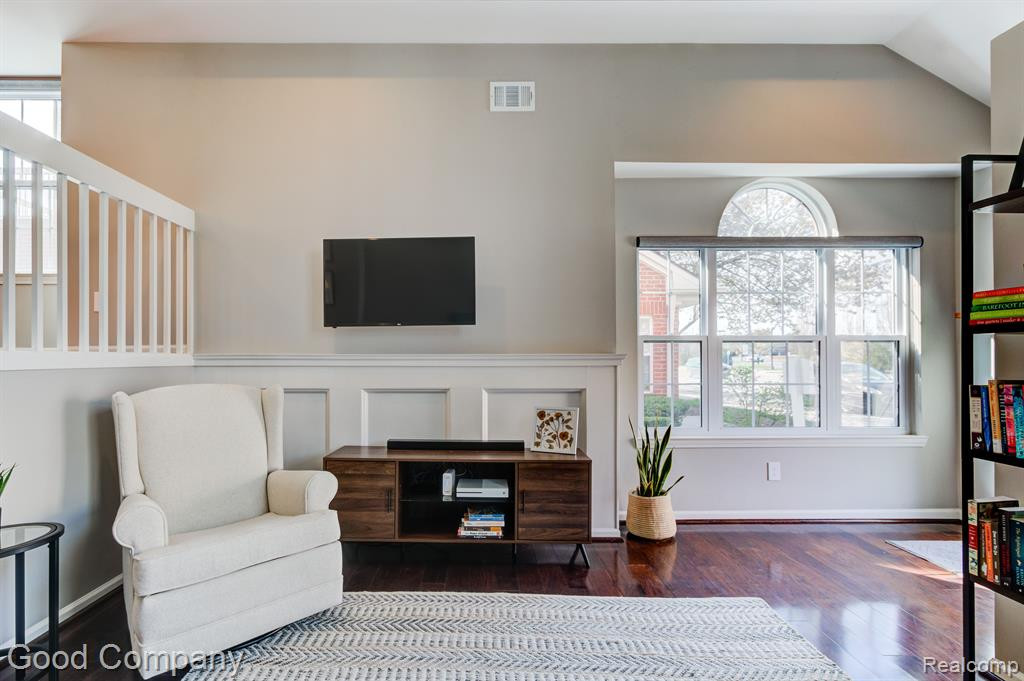1325 S WASHINGTON Avenue, Royal Oak, MI 48067 — Photo 8