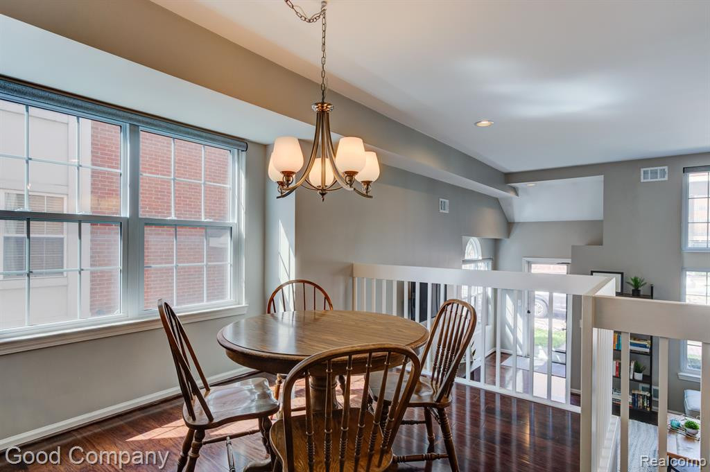 1325 S WASHINGTON Avenue, Royal Oak, MI 48067 — Photo 12