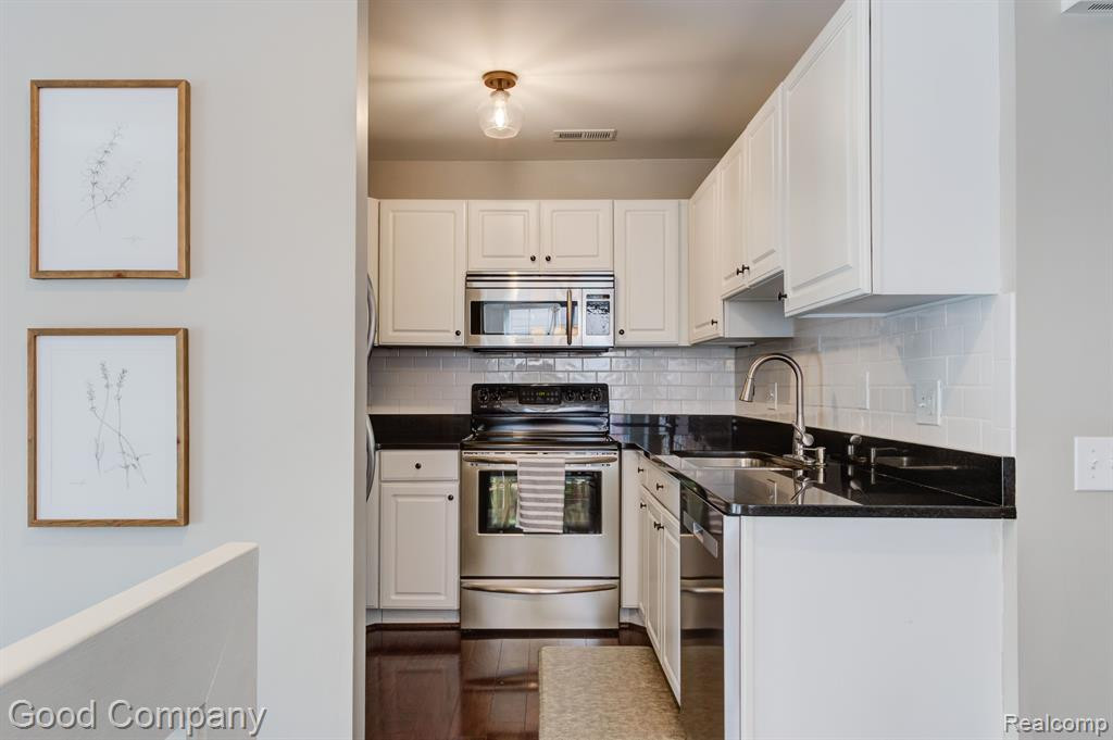 1325 S WASHINGTON Avenue, Royal Oak, MI 48067 — Photo 15