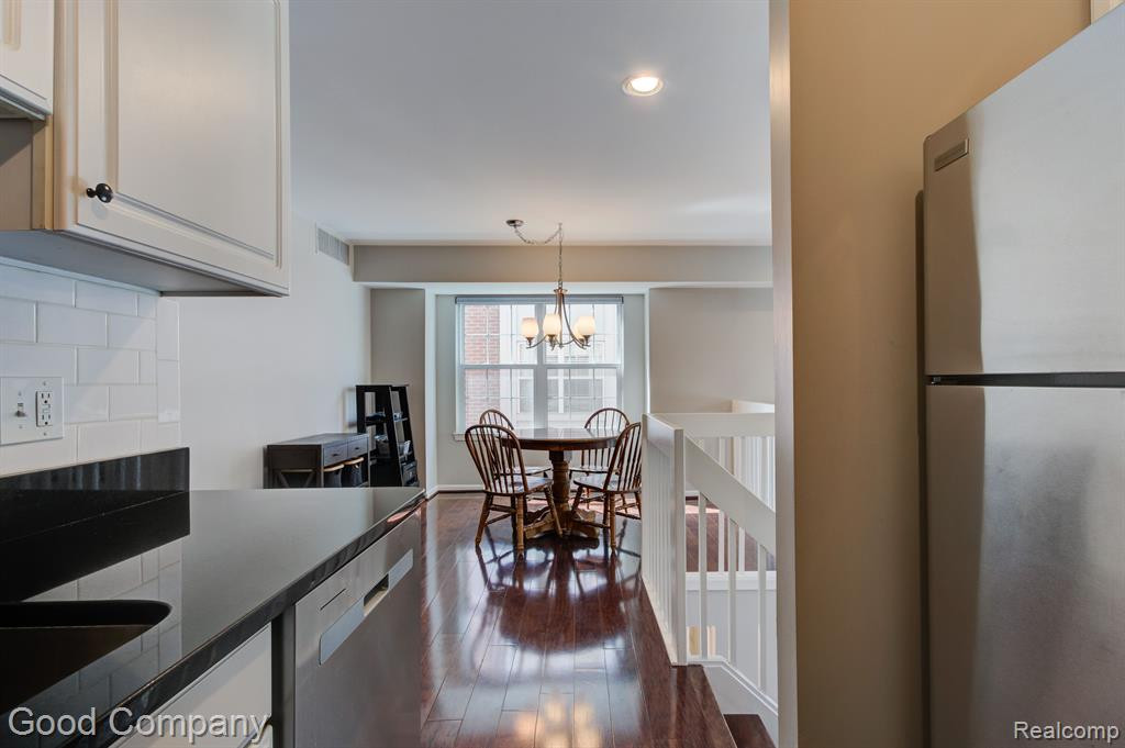 1325 S WASHINGTON Avenue, Royal Oak, MI 48067 — Photo 18