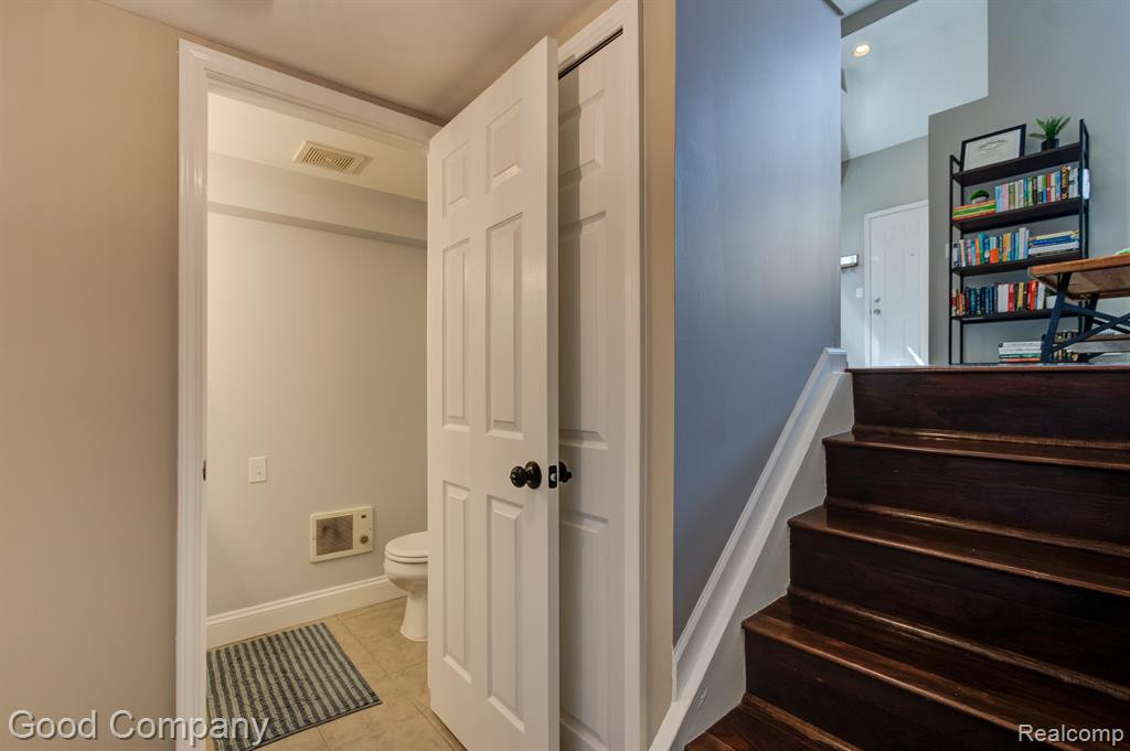 1325 S WASHINGTON Avenue, Royal Oak, MI 48067 — Photo 27