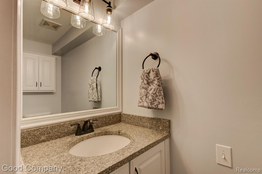 1325 S WASHINGTON Avenue, Royal Oak, MI 48067 — Photo 28