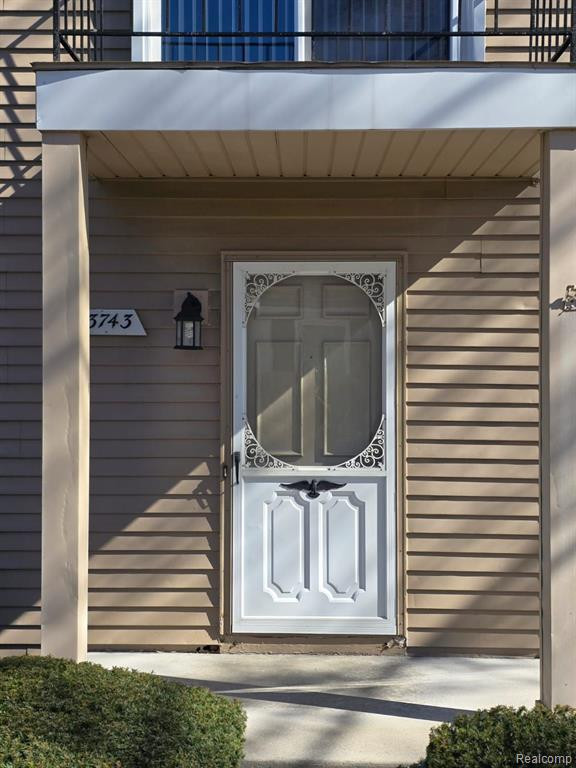23743 STONEHENGE Boulevard, Novi, MI — Photo 2