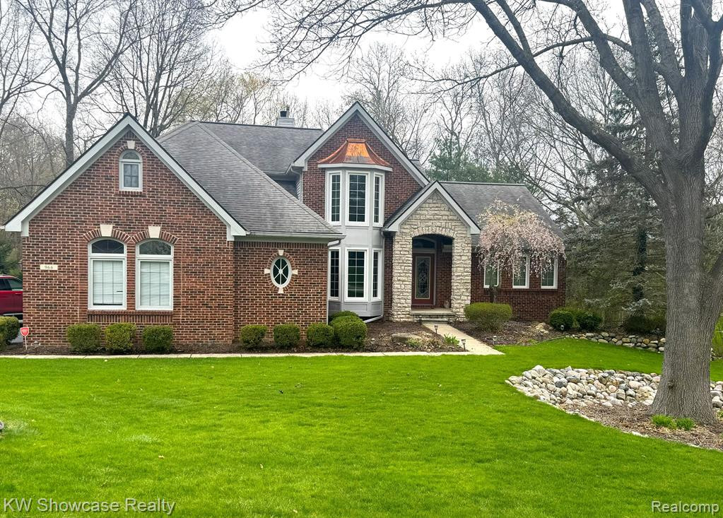 966 WINDING Way, Milford, MI 48381 — front exterior
