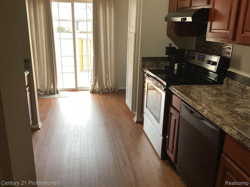 16273 Terrace Village Drive, 50, Taylor, MI 48180 — Photo 9