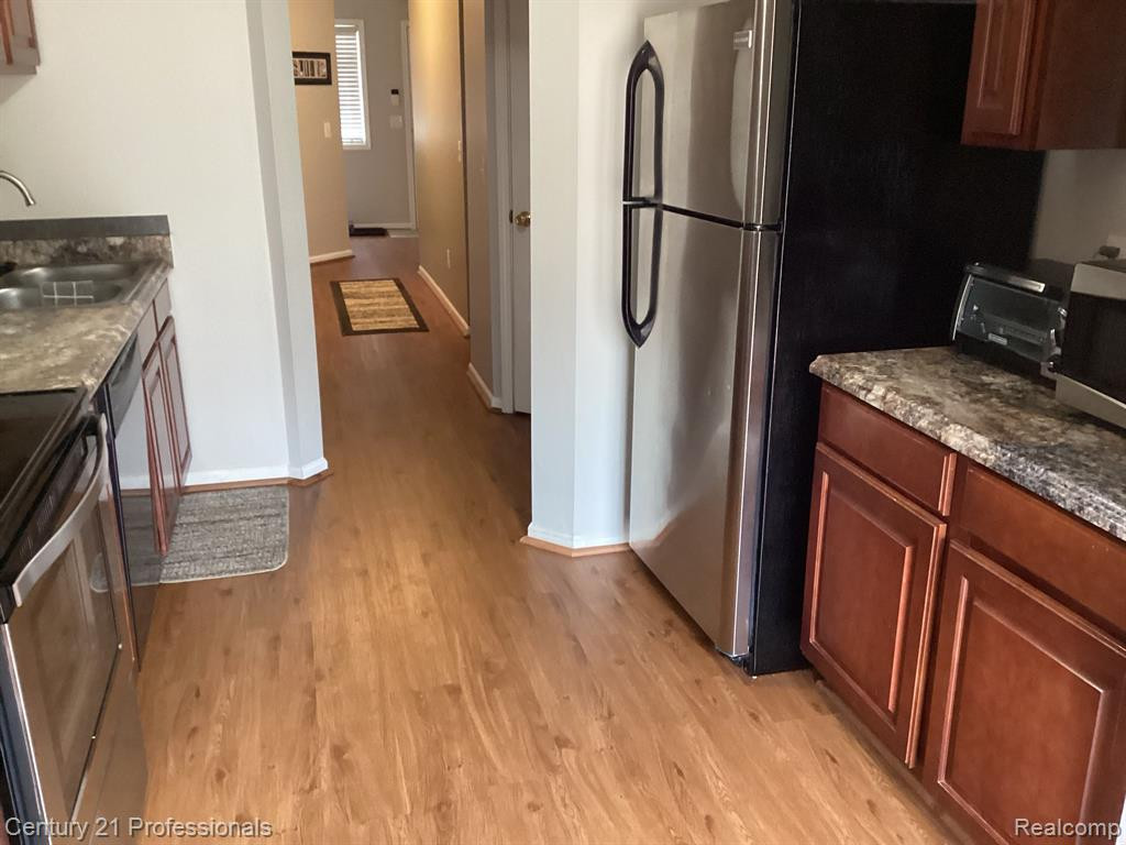 16273 Terrace Village Drive, 50, Taylor, MI 48180 — Photo 10