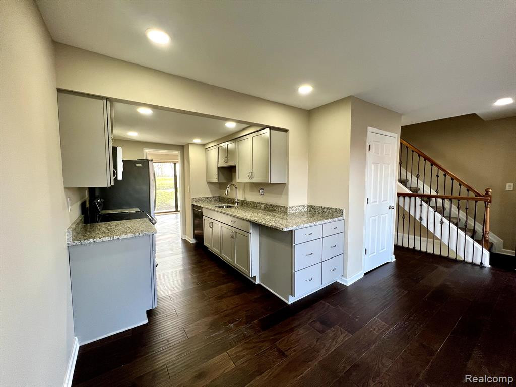 759 OAK BROOK RIDGE Drive, Rochester Hills, MI 48307 — Photo 5