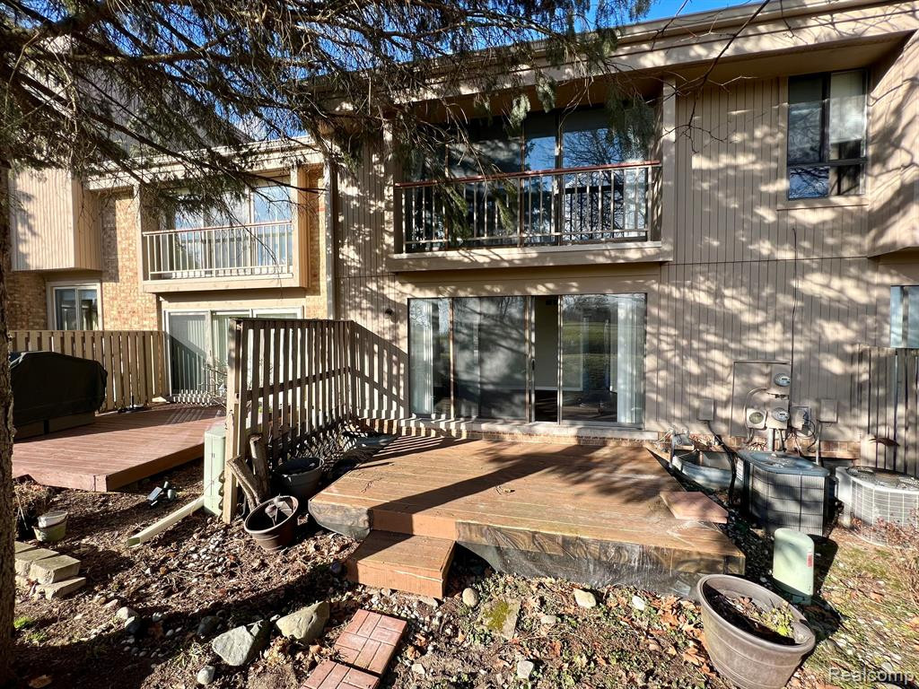 759 OAK BROOK RIDGE Drive, Rochester Hills, MI 48307 — Photo 11
