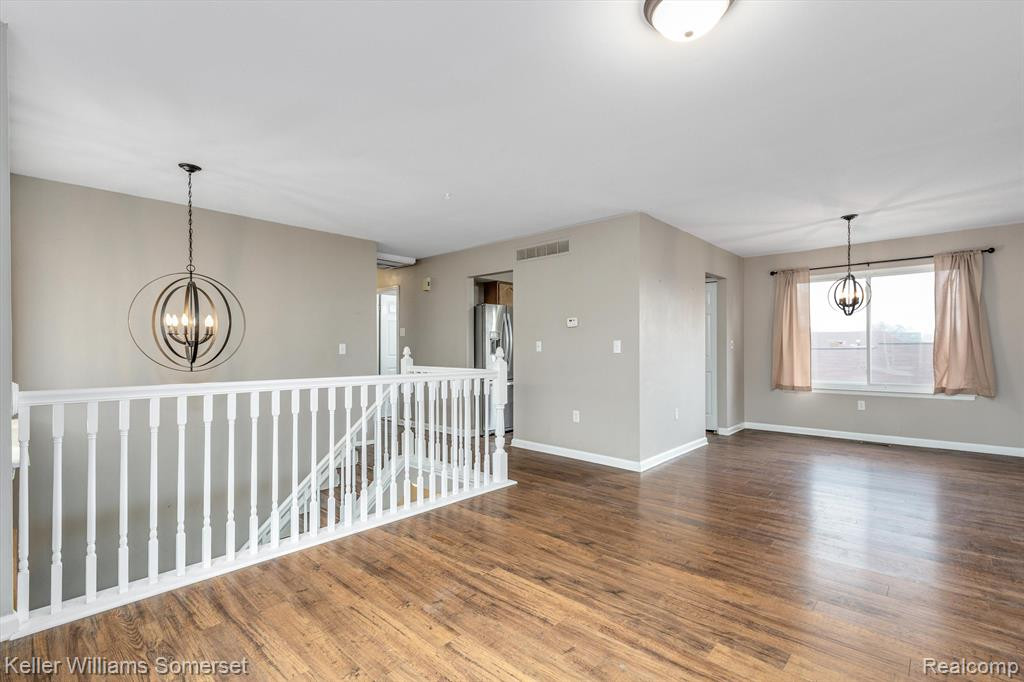 2920 ROUNDTREE Drive, #233, Troy, MI 48083 — Photo 8