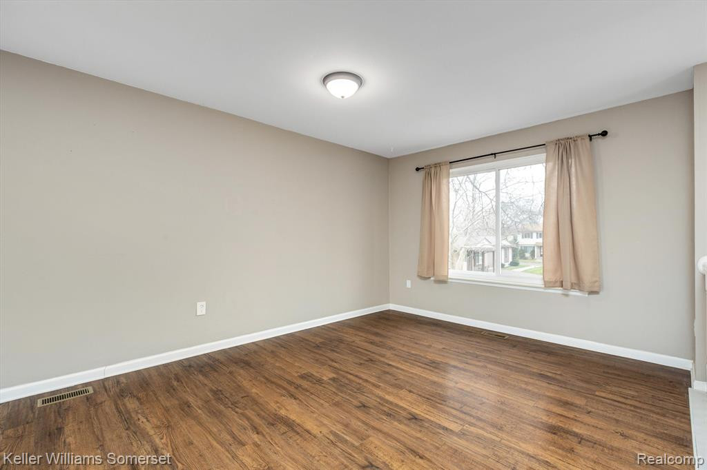 2920 ROUNDTREE Drive, #233, Troy, MI 48083 — Photo 9