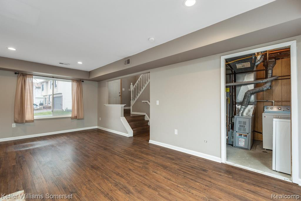 2920 ROUNDTREE Drive, #233, Troy, MI 48083 — Photo 30