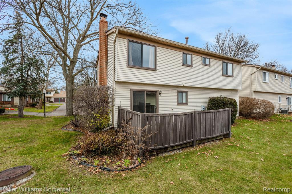 2920 ROUNDTREE Drive, #233, Troy, MI 48083 — Photo 33