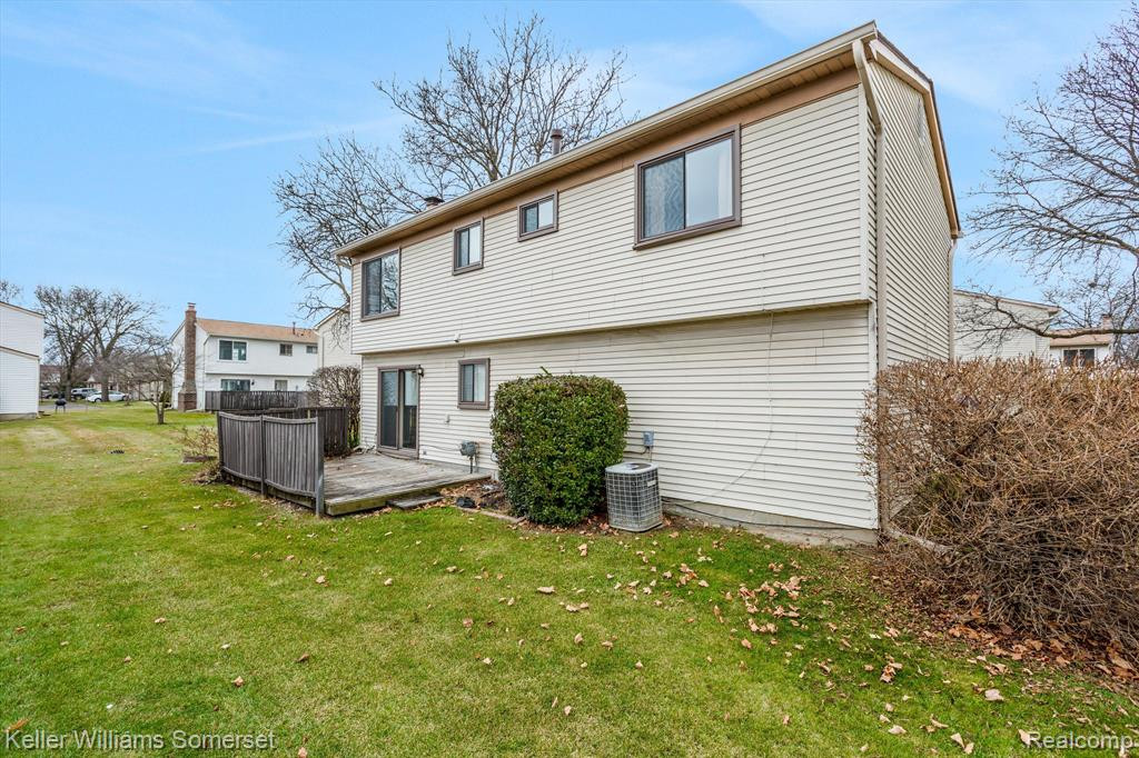 2920 ROUNDTREE Drive, #233, Troy, MI 48083 — Photo 34