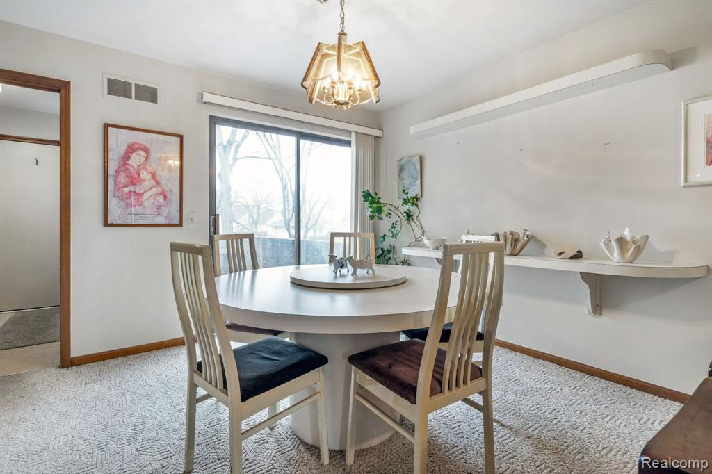 29217 W CHANTICLEER Drive, Southfield, MI 48034 — Photo 18