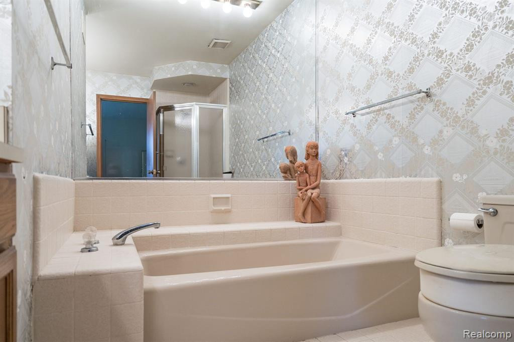 29217 W CHANTICLEER Drive, Southfield, MI 48034 — Photo 26