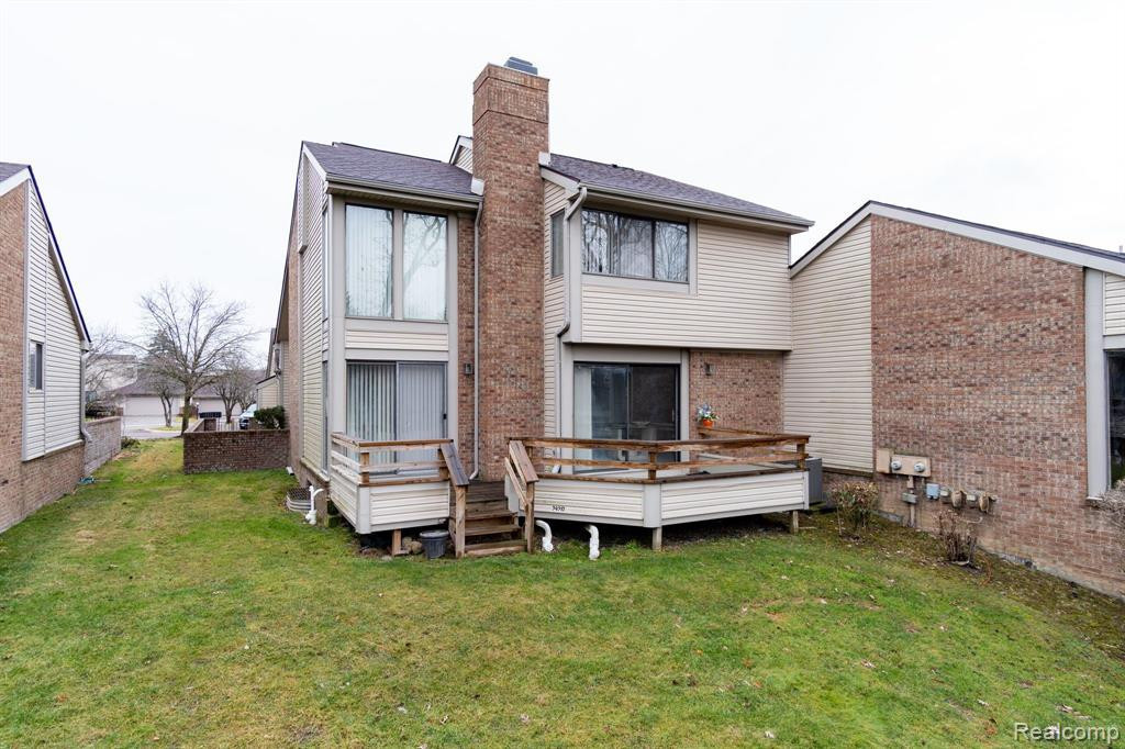29217 W CHANTICLEER Drive, Southfield, MI 48034 — Photo 36