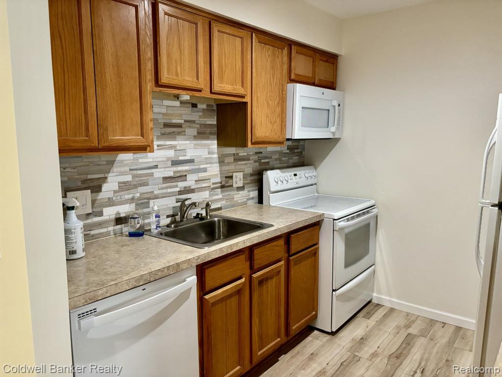 9715 WILDFLOWER Court, 2, Belleville, MI 48111 — Photo 4
