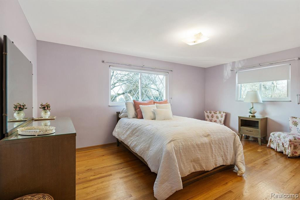 738 BRIARCLIFF Drive, Grosse Pointe Woods, MI 48236 — Photo 23