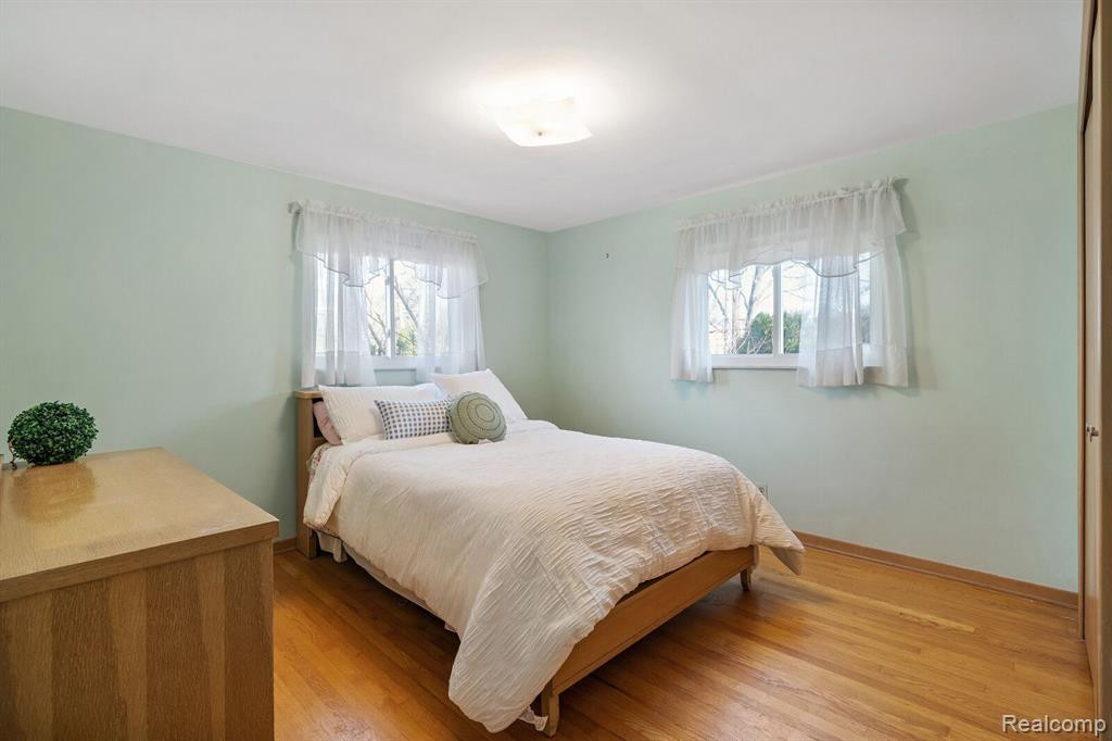738 BRIARCLIFF Drive, Grosse Pointe Woods, MI 48236 — Photo 28