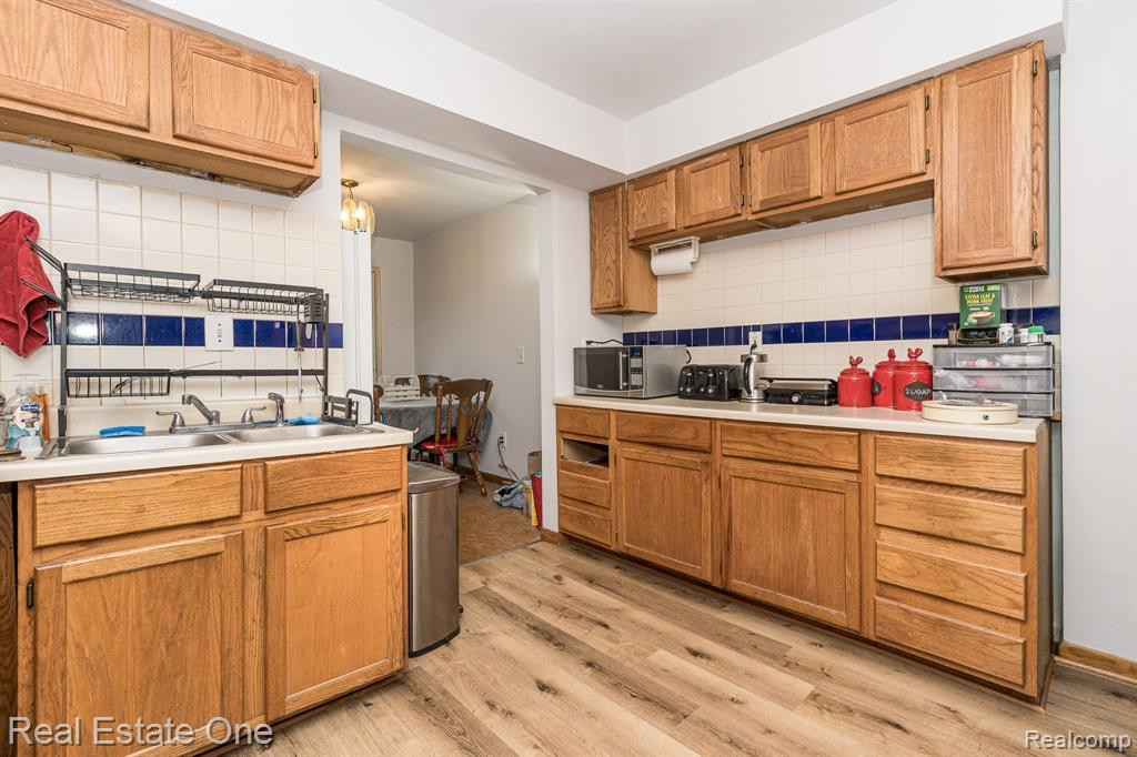 4165 Crooks Road, Troy, MI 48098 — Photo 18