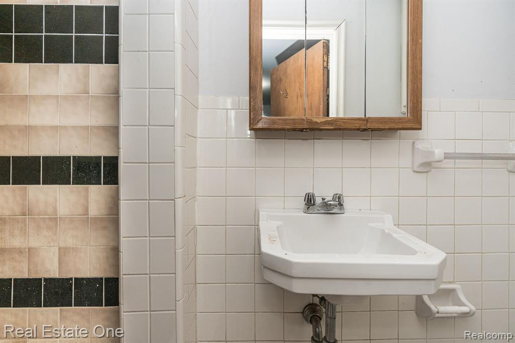 4165 Crooks Road, Troy, MI 48098 — Photo 25