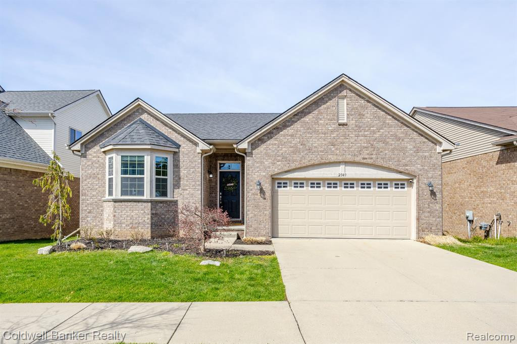 2349 PALMETTO, Commerce Twp, MI 48382 — front exterior