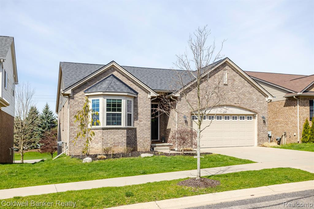 2349 PALMETTO, Commerce Twp, MI 48382 — Photo 2