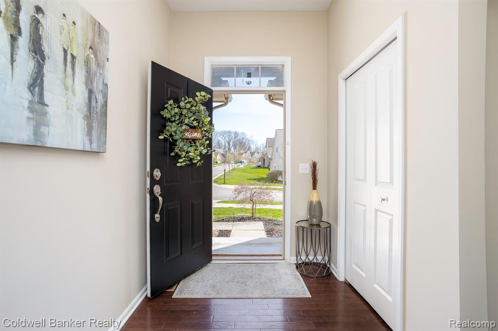 2349 PALMETTO, Commerce Twp, MI 48382 — Photo 4
