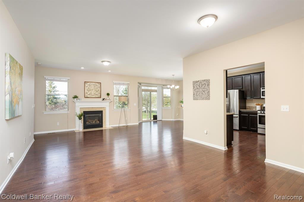2349 PALMETTO, Commerce Twp, MI 48382 — Photo 6