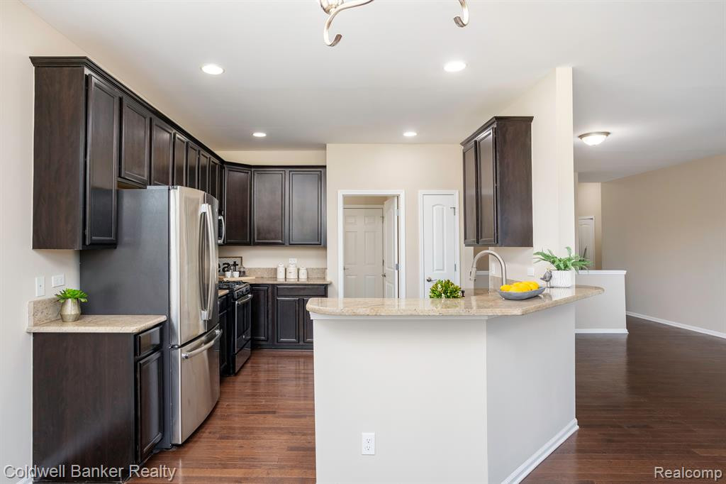 2349 PALMETTO, Commerce Twp, MI 48382 — Photo 11