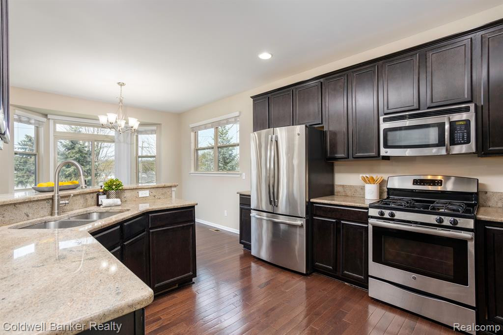 2349 PALMETTO, Commerce Twp, MI 48382 — Photo 13