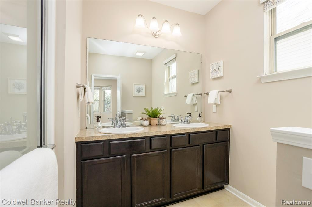 2349 PALMETTO, Commerce Twp, MI 48382 — Photo 17