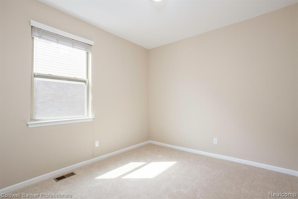 2349 PALMETTO, Commerce Twp, MI 48382 — Photo 21