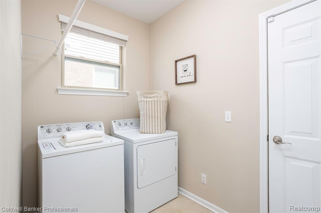 2349 PALMETTO, Commerce Twp, MI 48382 — Photo 24