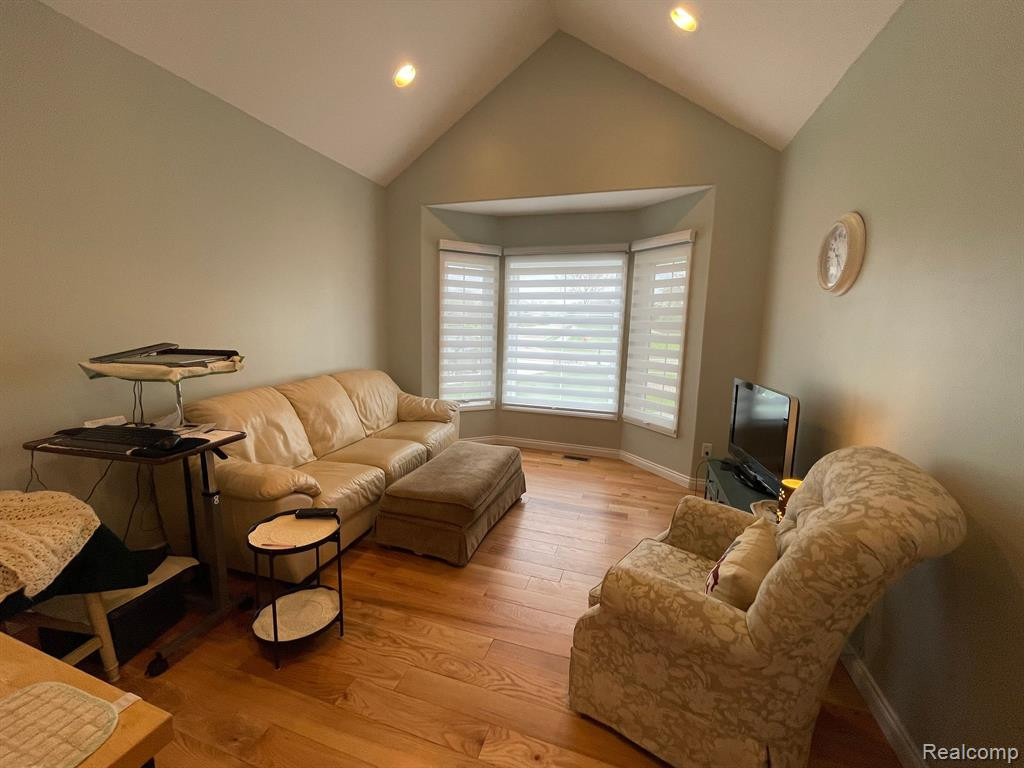 7476 TARA, Goodrich Vlg, MI — Photo 14