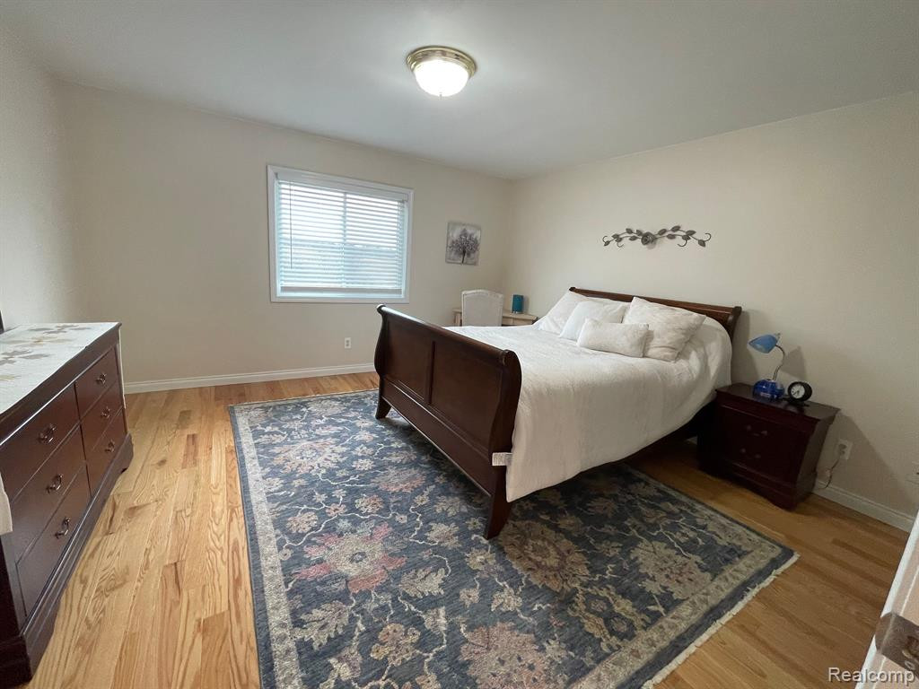 7476 TARA, Goodrich Vlg, MI — Photo 15