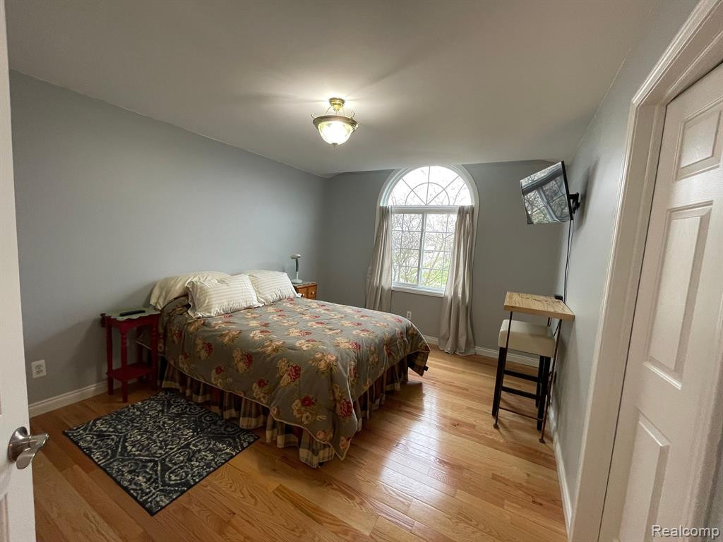 7476 TARA, Goodrich Vlg, MI — Photo 17