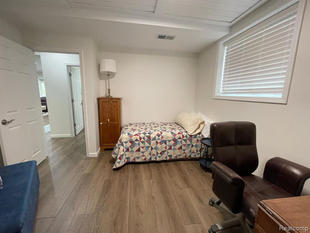7476 TARA, Goodrich Vlg, MI — Photo 19