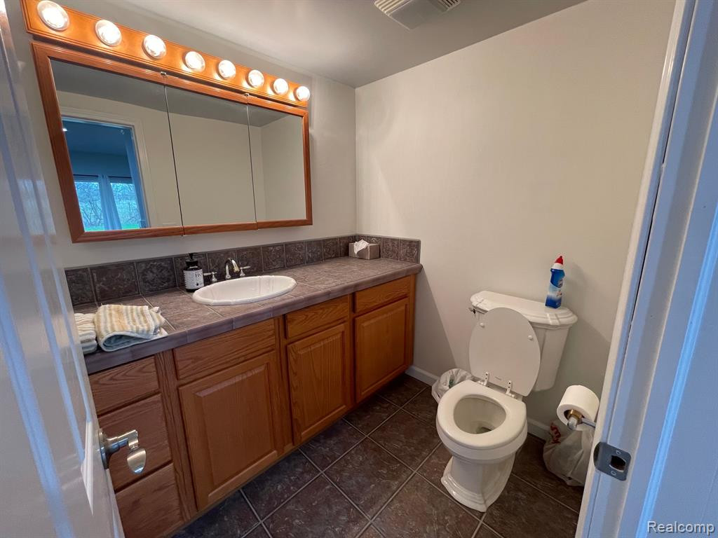 7476 TARA, Goodrich Vlg, MI — Photo 25