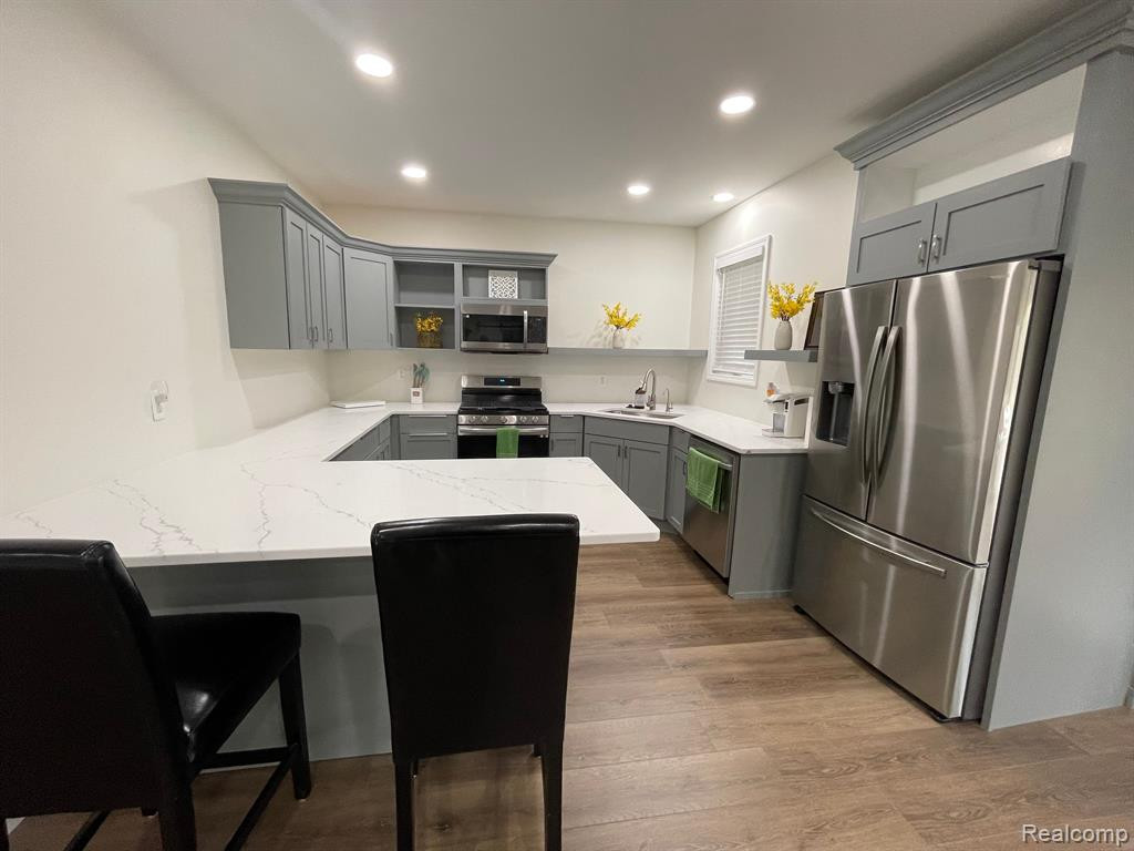 7476 TARA, Goodrich Vlg, MI — Photo 28