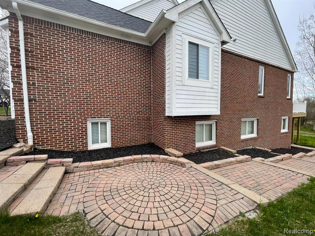 7476 TARA, Goodrich Vlg, MI — Photo 32