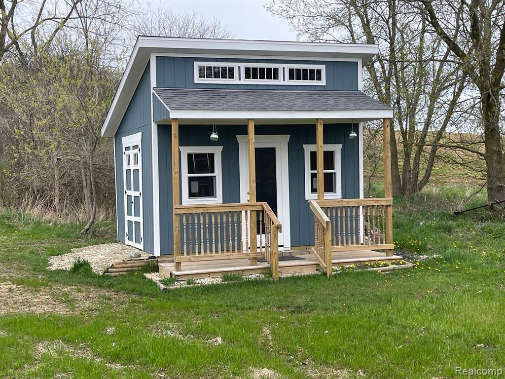 7476 TARA, Goodrich Vlg, MI — Photo 35