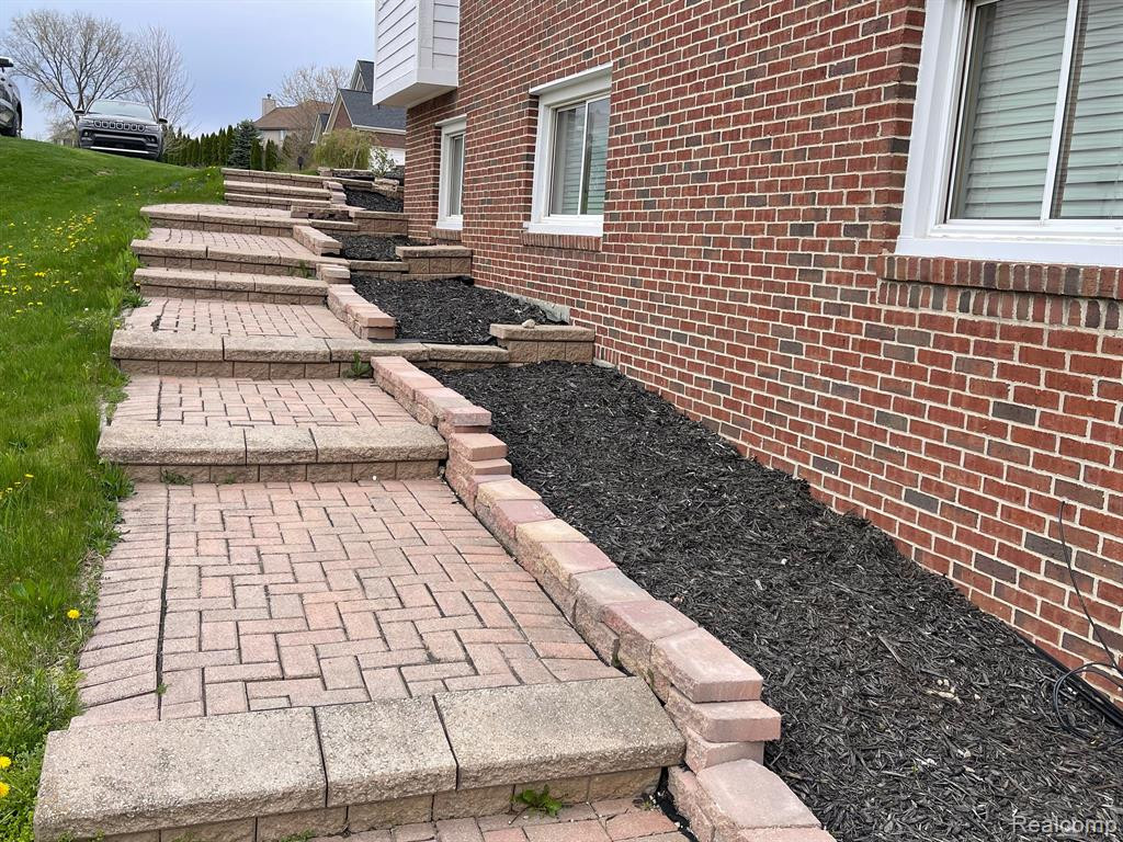 7476 TARA, Goodrich Vlg, MI — Photo 37