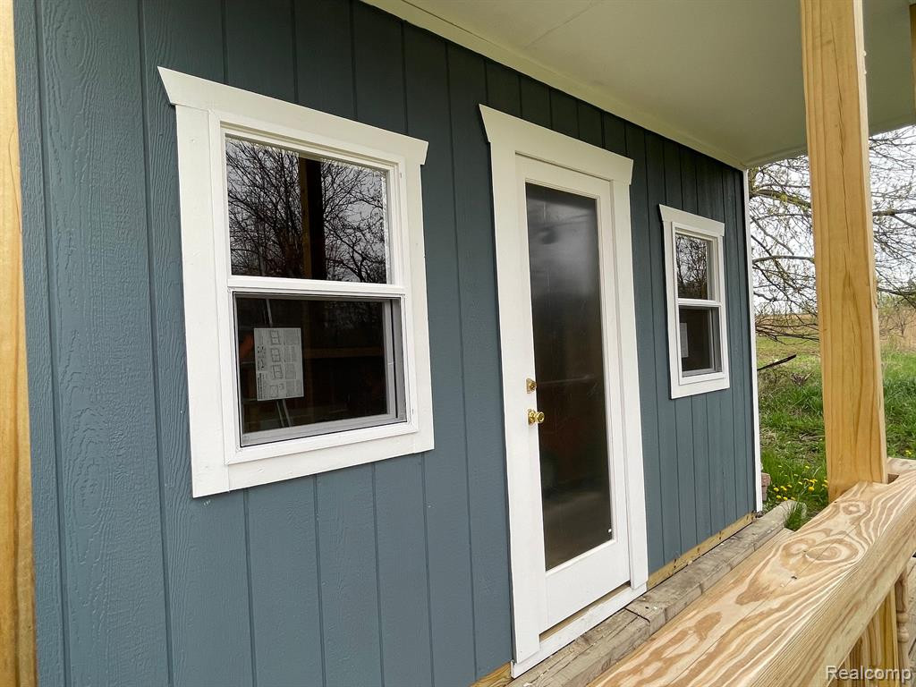 7476 TARA, Goodrich Vlg, MI — Photo 43