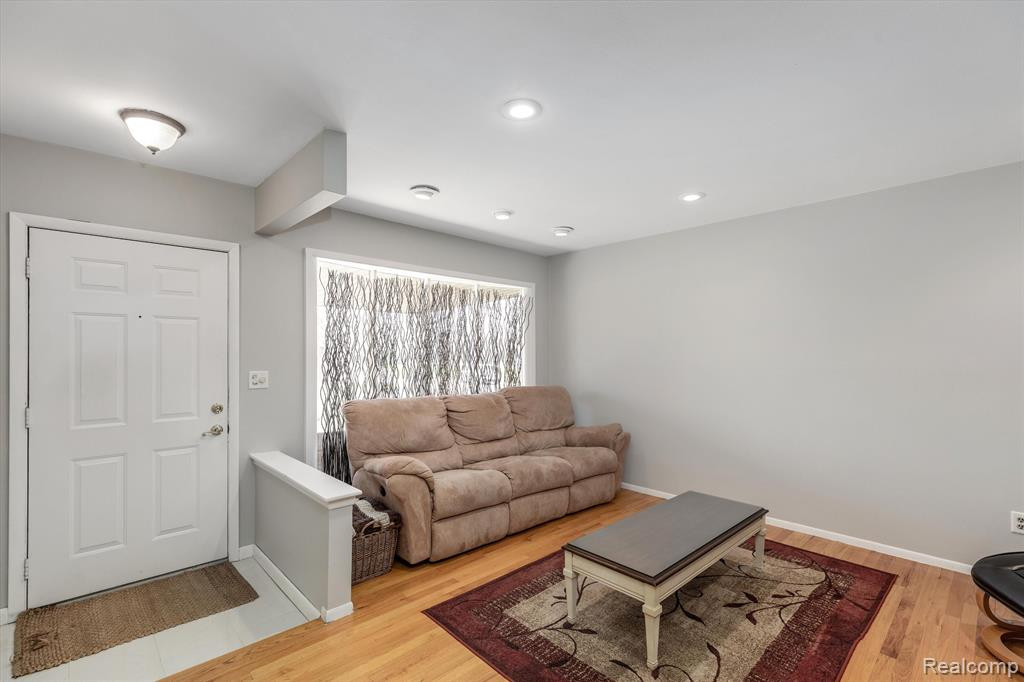 44286 POSTMILL Court, Canton, MI 48187 — Photo 4
